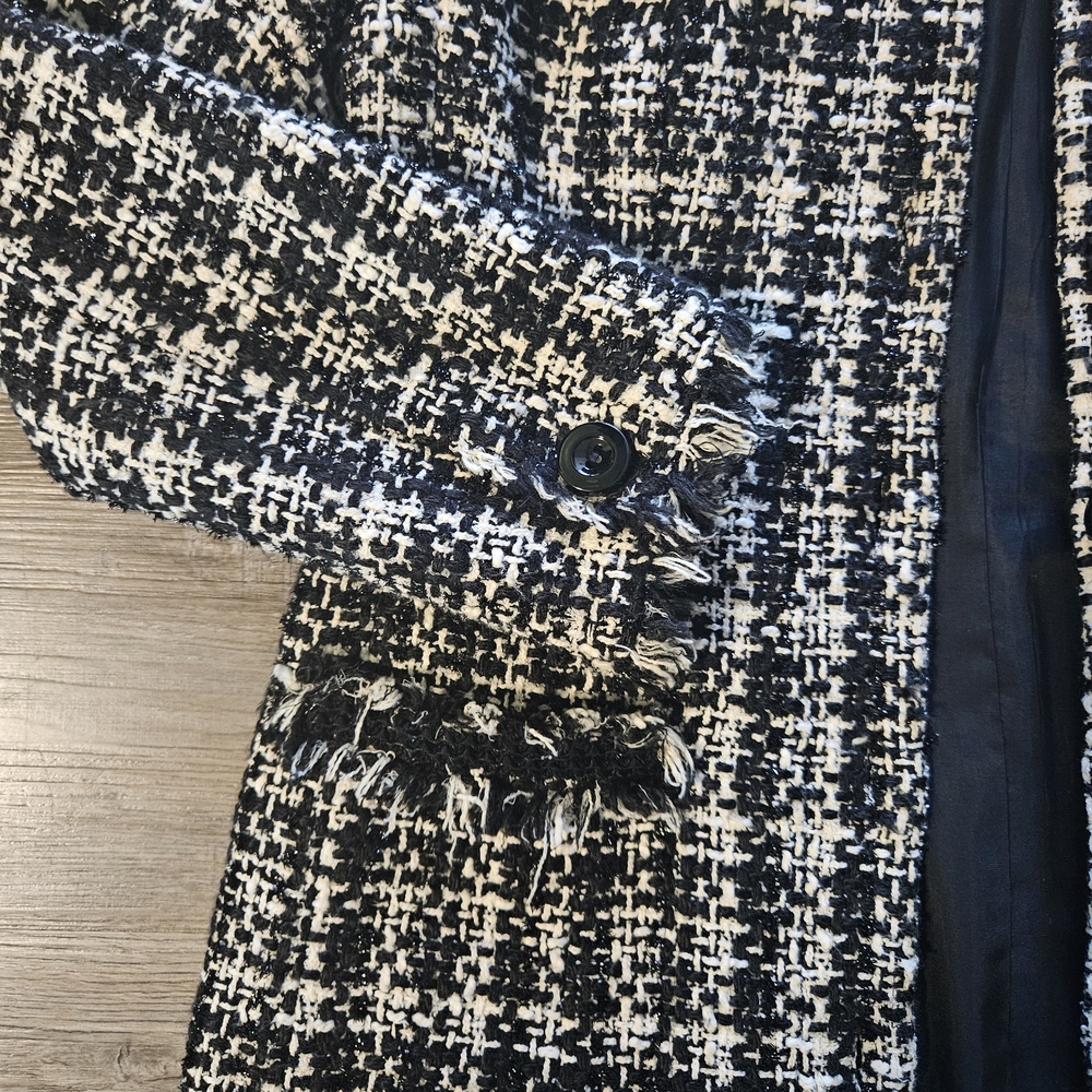 Vintage WORTH Elegant Black and White Women's Preppy Fringed Tweed Jacket - Picture 2 of 10